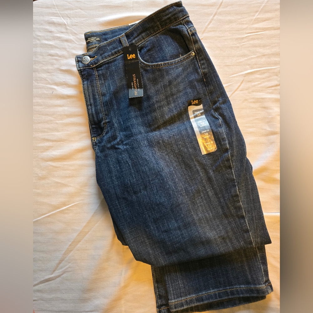 Lee Women's SHORT Blue Straight Leg Jeans Modern Indigo 18S NWT